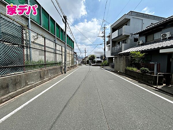 前面道路：北側約7.2ｍ幅