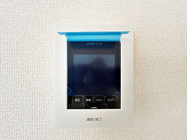 映像と音声で玄関先の様子をチェックできるモニター機能で安心