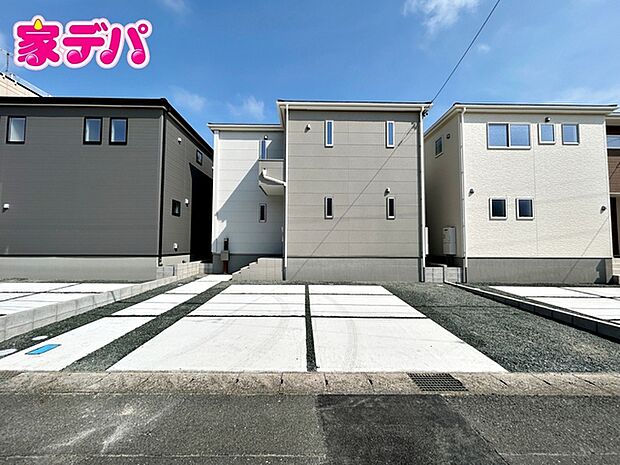 現地や周辺環境も一緒にご確認いただけます。現地ご案内いたします。お気軽にお問合せください。(中央)