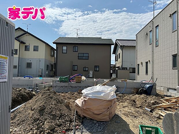 住宅ローンにご不安のあるお客様も、まずはお気軽にご相談ください。お客様に最適な資金計画と金融機関をご案内いたします。ご希望やご状況をお伺いしながら、無理のない返済計画をご提案いたします。