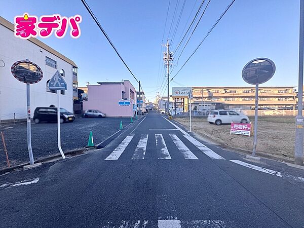 前面道路：西側約6ｍ幅