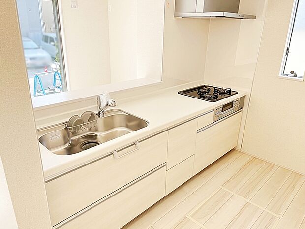【施工例】小さなお子様にも目が届く、使い勝手の良い対面キッチンで楽しくお料理ができます!
