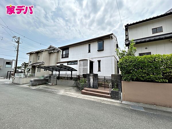 公園が近くにあり、お子様の遊び場やペットのお散歩に便利です！