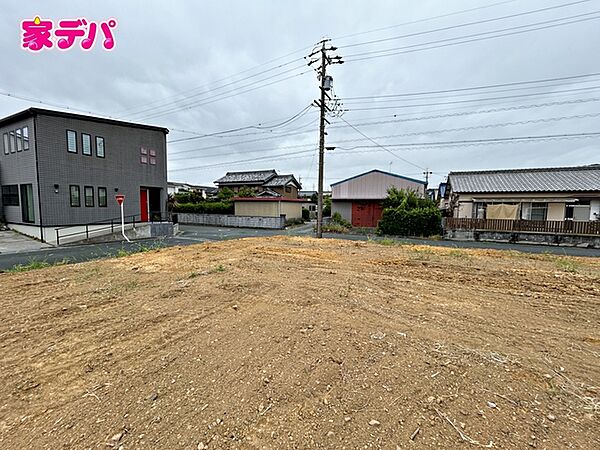 資料のご請求にも迅速・丁寧に対応いたします。住宅ローンや資金計画についても、お客様一人ひとりのご希望に合わせてご案内いたします。どんなことでもお気軽にお問い合わせください。