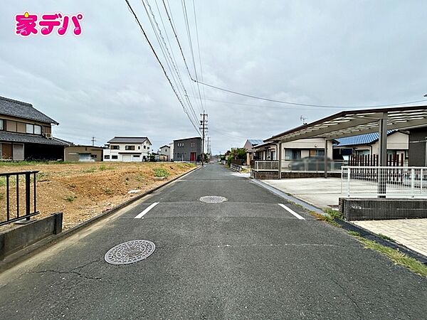 前面道路：北側約6ｍ幅