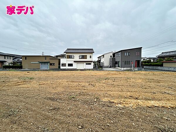 資料のご請求にも迅速・丁寧に対応いたします。住宅ローンや資金計画についても、お客様一人ひとりのご希望に合わせてご案内いたします。どんなことでもお気軽にお問い合わせください。