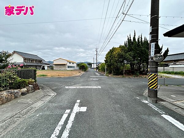 前面道路：南側約6ｍ幅