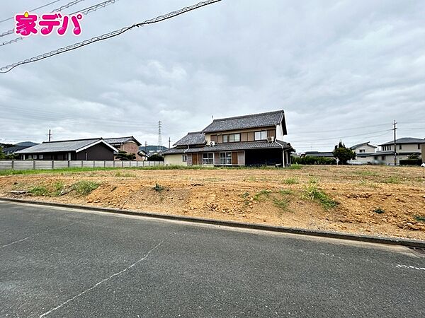 地域に密着した不動産会社として、お客様のニーズに合わせた住まい探しを、経験豊富なスタッフが丁寧にサポートいたします。住まいに関することはお気軽にご相談ください！