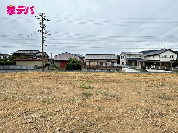 資料のご請求にも迅速・丁寧に対応いたします。住宅ローンや資金計画についても、お客様一人ひとりのご希望に合わせてご案内いたします。どんなことでもお気軽にお問い合わせください。