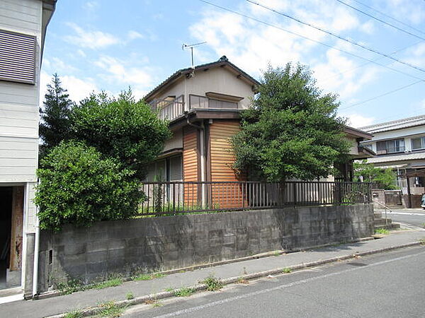 現地や周辺環境もあわせてご確認いただけます。現地ご案内いたします。お気軽にお問い合わせください。実際の陽当たりや前面道路、周辺の環境などもぜひ現地でご確認ください。スタッフが丁寧にご案内いたします。