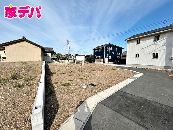 前面道路：南側約4ｍ幅