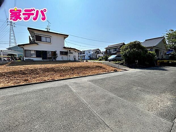 現地や周辺環境もあわせてご確認いただけます。現地ご案内いたします。お気軽にお問い合わせください。実際の陽当たりや前面道路、周辺の環境などもぜひ現地でご確認ください。スタッフが丁寧にご案内いたします。