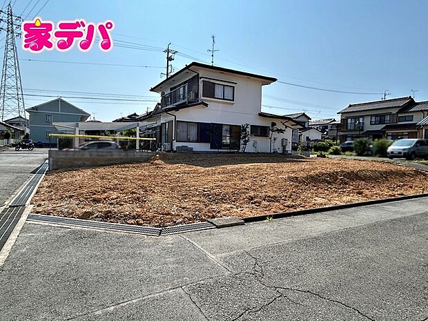 現地や周辺環境もあわせてご確認いただけます。現地ご案内いたします。お気軽にお問い合わせください。実際の陽当たりや前面道路、周辺の環境などもぜひ現地でご確認ください。スタッフが丁寧にご案内いたします。