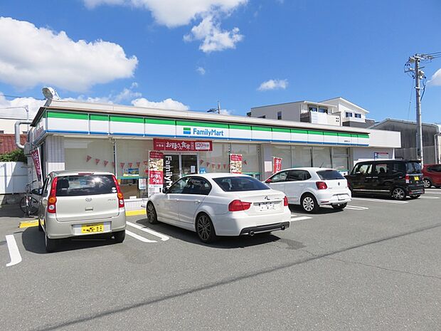 ファミリーマート豊橋朝丘店(520m)