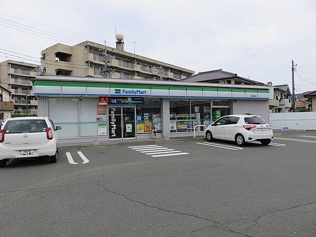 ファミリーマート豊橋東幸店(1080m)