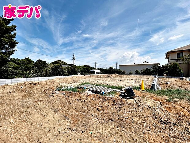現地や周辺環境もあわせてご確認いただけます。現地ご案内いたします。お気軽にお問い合わせください。実際の陽当たりや前面道路、周辺の環境などもぜひ現地でご確認ください。スタッフが丁寧にご案内いたします。 