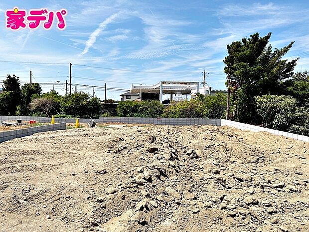 住宅ローンにご不安のあるお客様も、まずはお気軽にご相談ください。お客様に最適な資金計画と金融機関をご案内いたします。ご希望やご状況をお伺いしながら、無理のない返済計画をご提案いたします。 