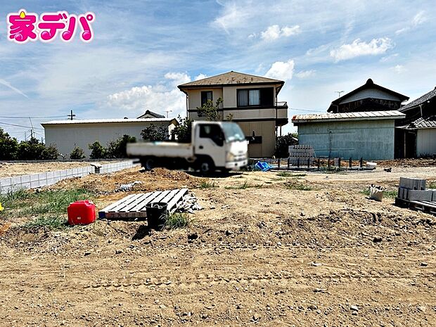 建築予定地です。ご見学希望のお客様につきましては同型同仕様の物件にご案内いたします。当日のご連絡でも対応いたします。お気軽に『家デパ』までお問い合わせ下さい！経験豊富なスタッフが対応いたします。