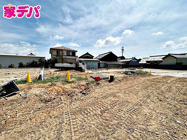 現地や周辺環境もあわせてご確認いただけます。現地ご案内いたします。お気軽にお問い合わせください。実際の陽当たりや前面道路、周辺の環境などもぜひ現地でご確認ください。スタッフが丁寧にご案内いたします。 