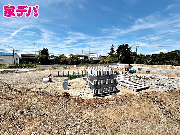 住宅ローンにご不安のあるお客様も、まずはお気軽にご相談ください。お客様に最適な資金計画と金融機関をご案内いたします。ご希望やご状況をお伺いしながら、無理のない返済計画をご提案いたします。 