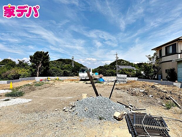 建築予定地です。ご見学希望のお客様につきましては同型同仕様の物件にご案内いたします。当日のご連絡でも対応いたします。お気軽に『家デパ』までお問い合わせ下さい！経験豊富なスタッフが対応いたします。