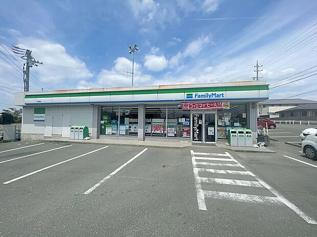 ファミリーマート田原浦店（690m）