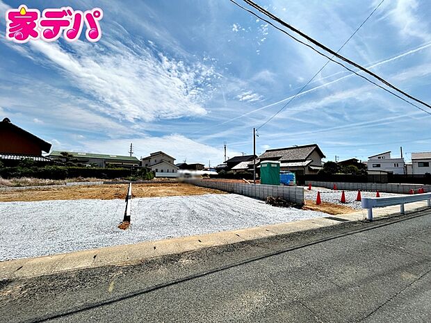 現地や周辺環境もあわせてご確認いただけます。現地ご案内いたします。お気軽にお問い合わせください。実際の陽当たりや前面道路、周辺の環境などもぜひ現地でご確認ください。スタッフが丁寧にご案内いたします。 