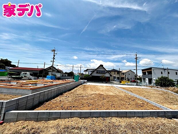 住宅ローンにご不安のあるお客様も、まずはお気軽にご相談ください。お客様に最適な資金計画と金融機関をご案内いたします。ご希望やご状況をお伺いしながら、無理のない返済計画をご提案いたします。 