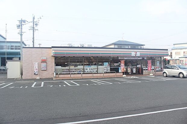 セブンイレブン豊橋三本木店（500m）