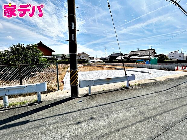 現地や周辺環境もあわせてご確認いただけます。現地ご案内いたします。お気軽にお問い合わせください。実際の陽当たりや前面道路、周辺の環境などもぜひ現地でご確認ください。スタッフが丁寧にご案内いたします。