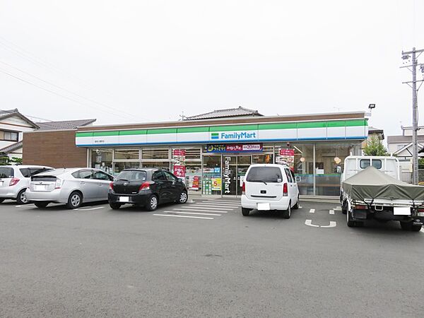 ファミリーマート豊橋小鷹野店（400m）