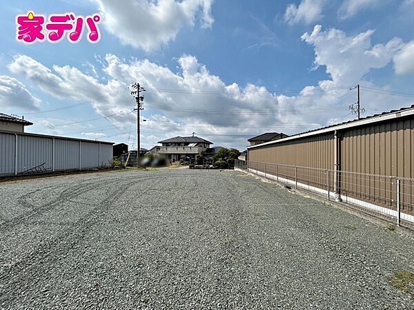 気になる点がございましたらお気軽にお問い合わせ・ご相談ください。物件の特徴や周辺環境なども含め、お客様の住まい探しを丁寧にお手伝いいたします。