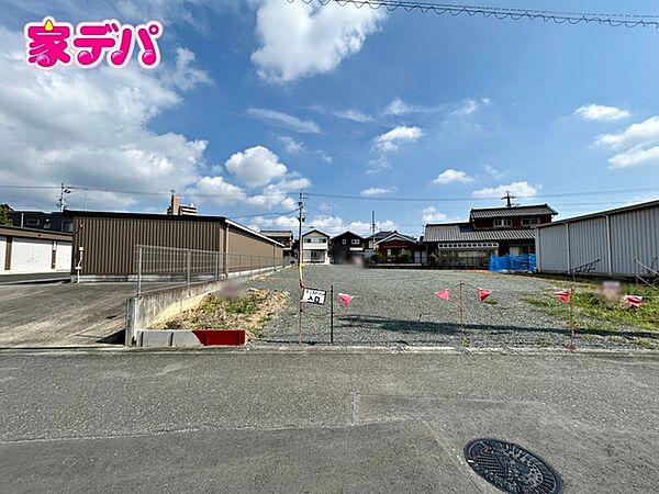 現地や周辺環境もあわせてご確認いただけます。現地ご案内いたします。お気軽にお問い合わせください。実際の陽当たりや前面道路、周辺の環境などもぜひ現地でご確認ください。スタッフが丁寧にご案内いたします。
