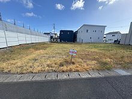 【建築条件なし】ご希望の建設会社や工務店が選択可能！牛川小学校まで徒歩7分！理想の間取りを実現しやすい【整形地】側面交通量少なめ。