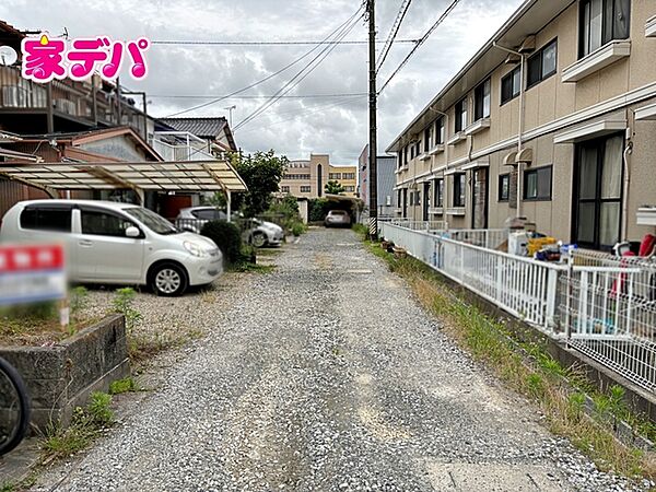 前面道路：南側約4ｍ幅（位置指定有り）