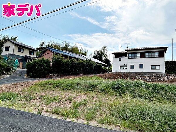 現地や周辺環境もあわせてご確認いただけます。現地ご案内いたします。お気軽にお問い合わせください。実際の陽当たりや前面道路、周辺の環境などもぜひ現地でご確認ください。スタッフが丁寧にご案内いたします。