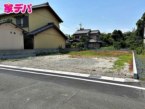 建築予定地です。ご見学希望のお客様につきましては同型同仕様の物件にご案内いたします。当日のご連絡でも対応いたします。お気軽に『家デパ』までお問い合わせ下さい！経験豊富なスタッフが対応いたします。