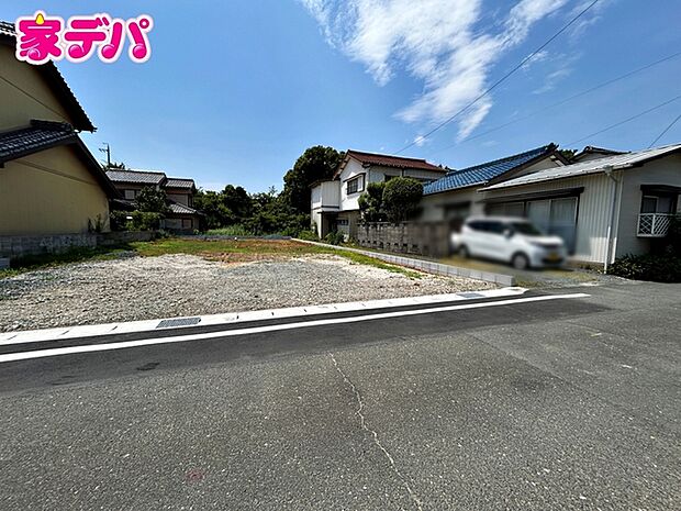 現地や周辺環境もあわせてご確認いただけます。現地ご案内いたします。お気軽にお問い合わせください。実際の陽当たりや前面道路、周辺の環境などもぜひ現地でご確認ください。スタッフが丁寧にご案内いたします。 
