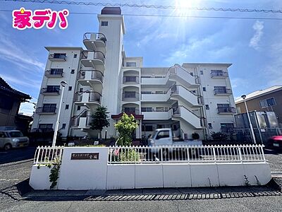 外観：2階部分3DK、南向きで日当たり風通し良好！ 現地や周辺環境もあわせてご確認いただけます。現地ご案内いたします。お気軽にお問い合わせください。