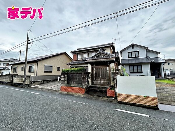 吉田方小学校まで徒歩6分、生活に便利な施設も徒歩圏に充実！