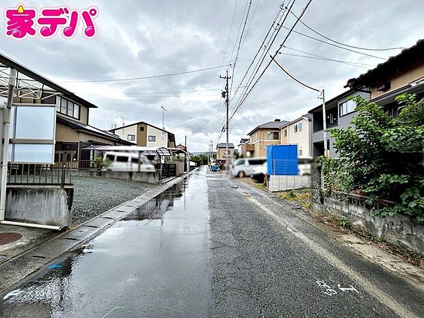 前面道路：北東側約6ｍ幅