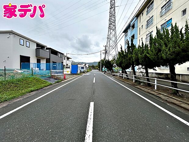前面道路：南側約8ｍ幅