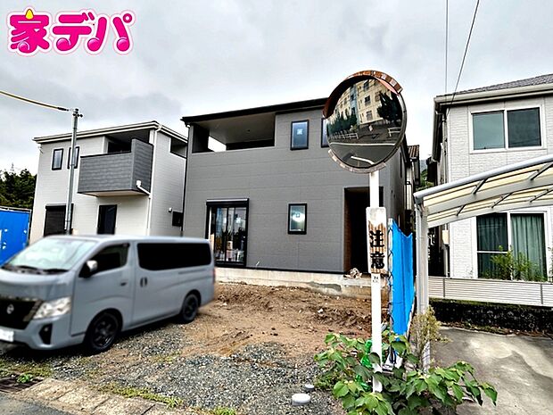 住宅ローンにご不安のあるお客様も、まずはお気軽にご相談下さい。お客様に最適な資金計画と金融機関をご案内いたします。
