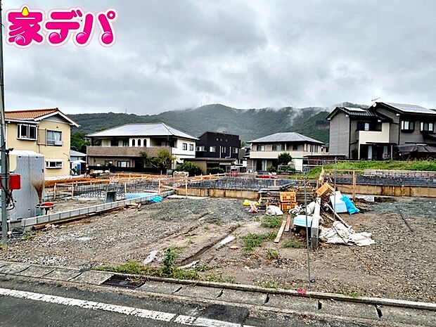 現地や周辺環境もあわせてご確認いただけます。現地ご案内いたします。お気軽にお問い合わせください。実際の陽当たりや前面道路、周辺の環境などもぜひ現地でご確認ください。スタッフが丁寧にご案内いたします。
