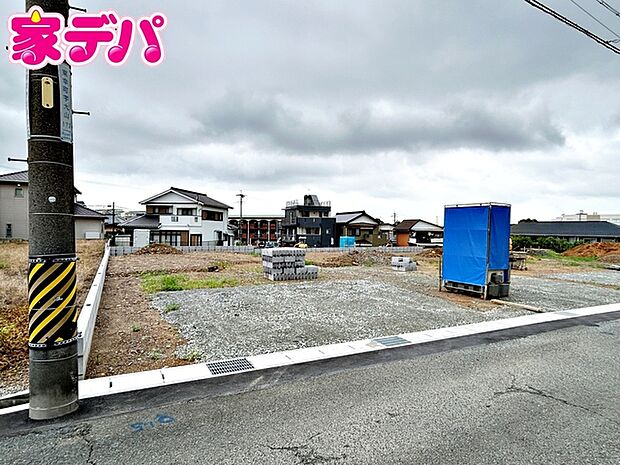 現地や周辺環境もあわせてご確認いただけます。現地ご案内いたします。お気軽にお問い合わせください。実際の陽当たりや前面道路、周辺の環境などもぜひ現地でご確認ください。スタッフが丁寧にご案内いたします。