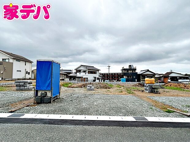 建築予定地です。ご見学希望のお客様につきましては同型同仕様の物件にご案内いたします。当日のご連絡でも対応いたします。お気軽に『家デパ』までお問い合わせ下さい!経験豊富なスタッフが対応いたします。