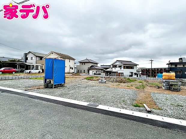 現地や周辺環境もあわせてご確認いただけます。現地ご案内いたします。お気軽にお問い合わせください。実際の陽当たりや前面道路、周辺の環境などもぜひ現地でご確認ください。スタッフが丁寧にご案内いたします。