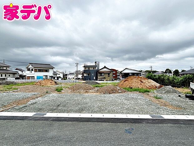 建築予定地です。ご見学希望のお客様につきましては同型同仕様の物件にご案内いたします。当日のご連絡でも対応いたします。お気軽に『家デパ』までお問い合わせ下さい！経験豊富なスタッフが対応いたします。