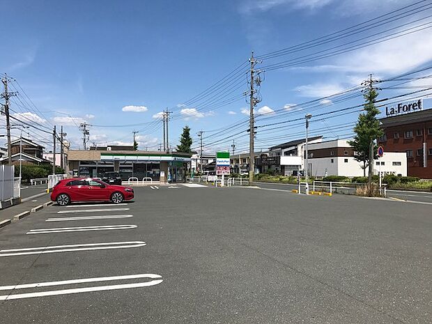 ファミリーマート豊橋牟呂店(320m)