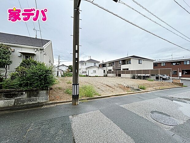 現地や周辺環境もあわせてご確認いただけます。現地ご案内いたします。お気軽にお問い合わせください。実際の陽当たりや前面道路、周辺の環境などもぜひ現地でご確認ください。スタッフが丁寧にご案内いたします。